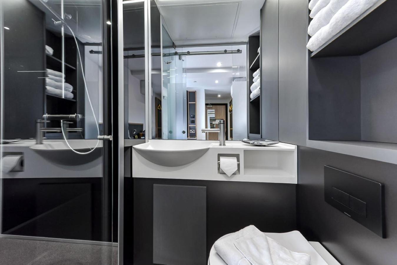 The Z Hotel Strand Лондон Экстерьер фото